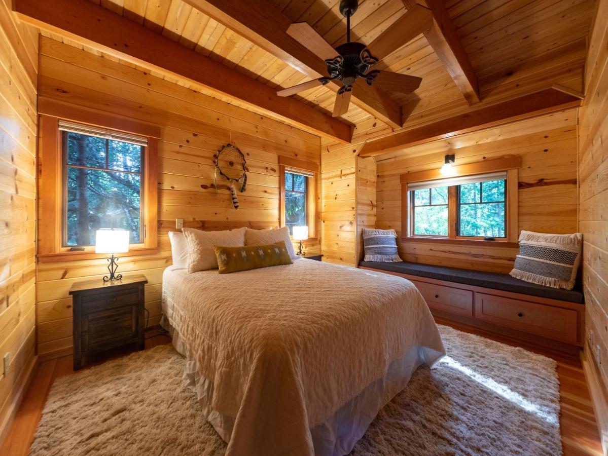 On The River Wooded Bliss Cabin Near Loloma McKenzie Bridge エクステリア 写真