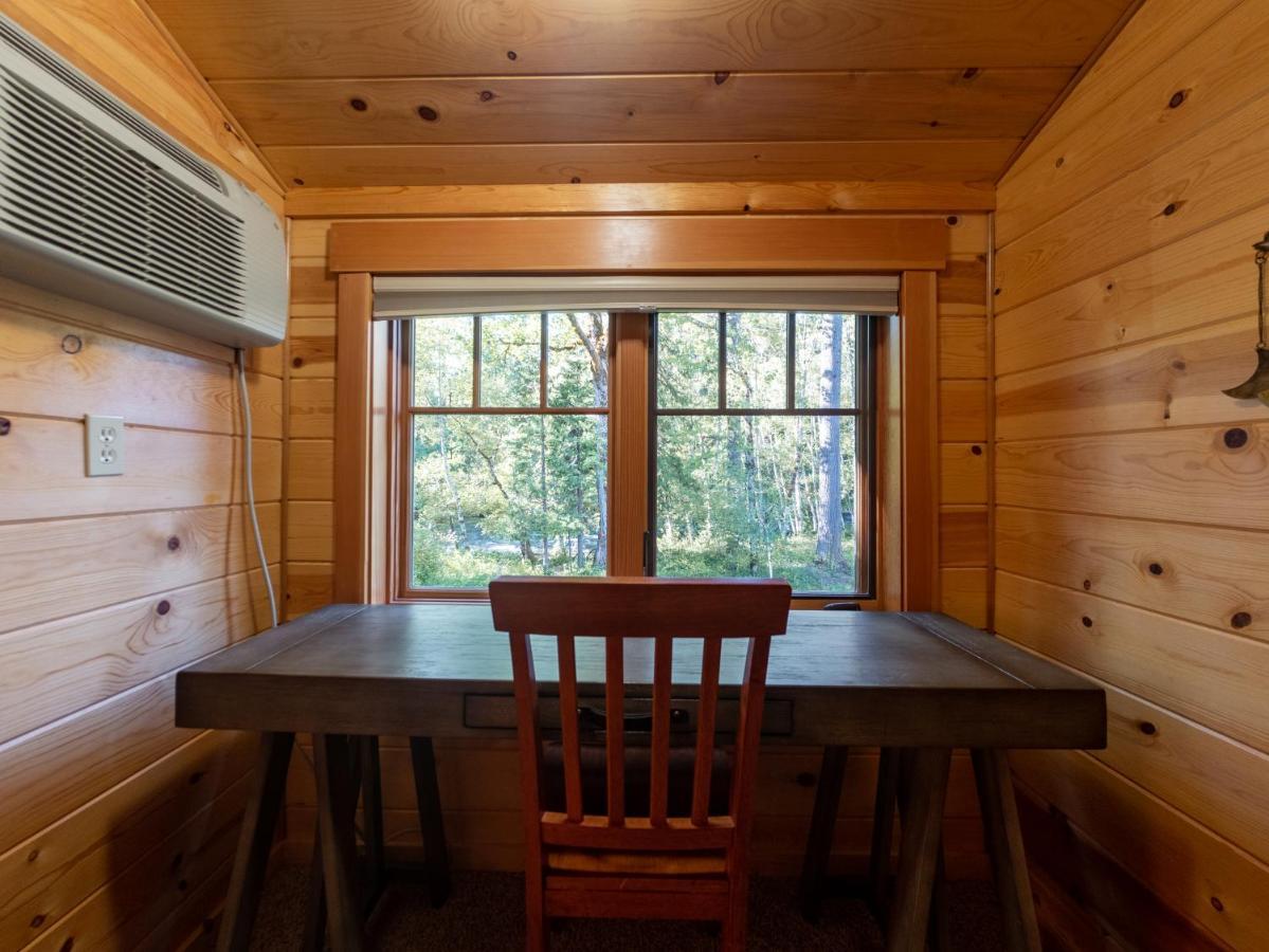 On The River Wooded Bliss Cabin Near Loloma McKenzie Bridge エクステリア 写真