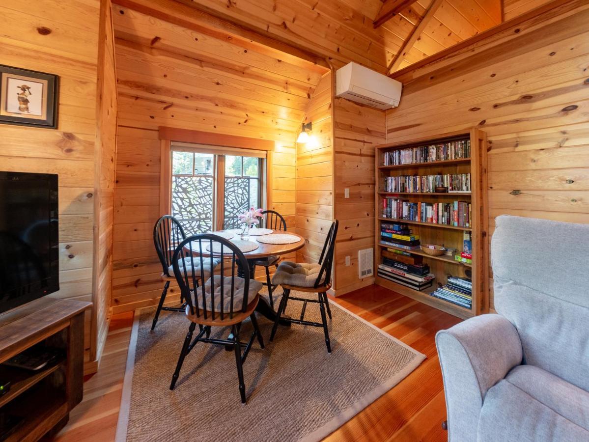 On The River Wooded Bliss Cabin Near Loloma McKenzie Bridge エクステリア 写真